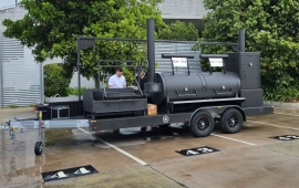 30" SMOKER TRAILER W/ PARILLA AND KITCHEN